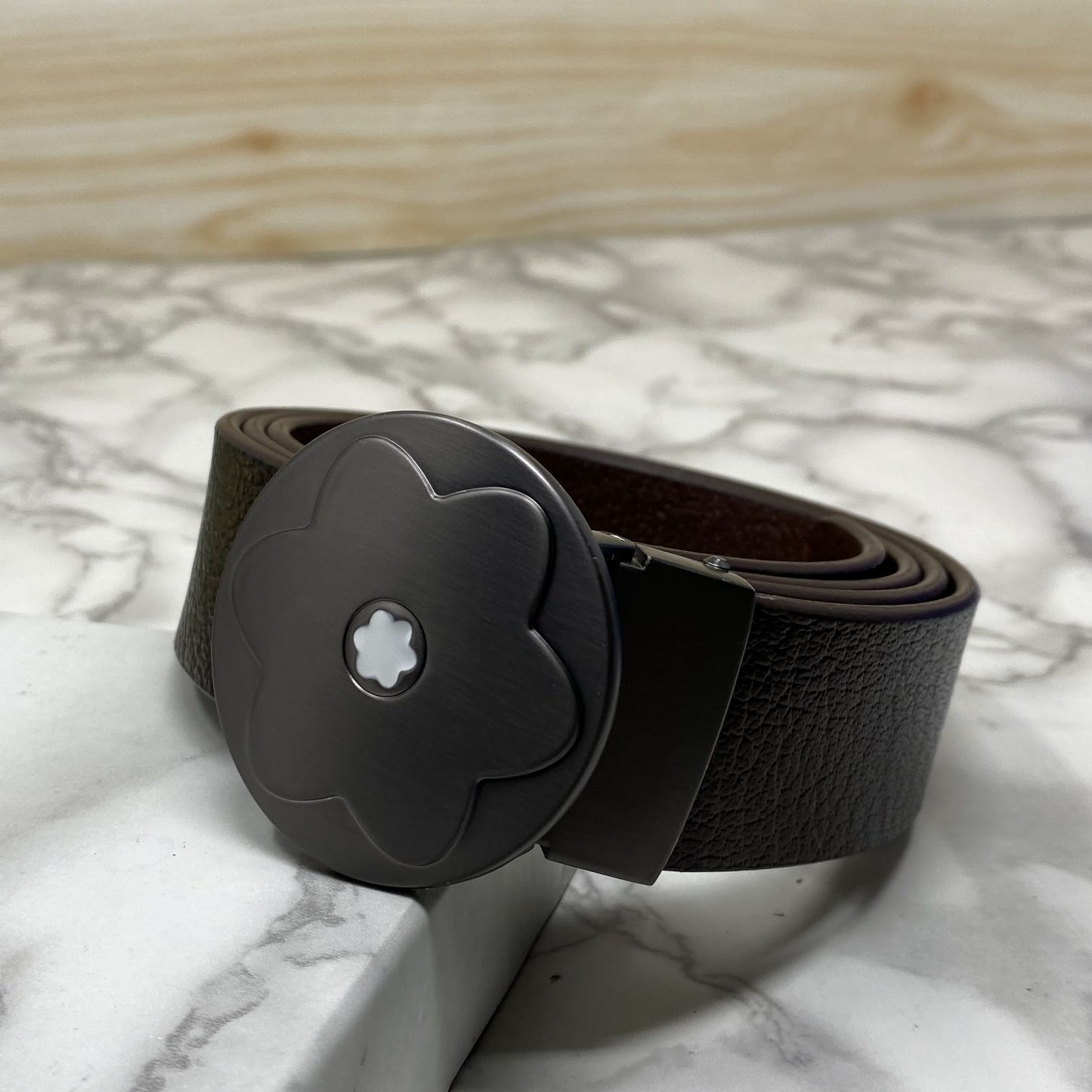 Flower Pattern Round Pin Buckle Leather Belt For Men-JonasParamount