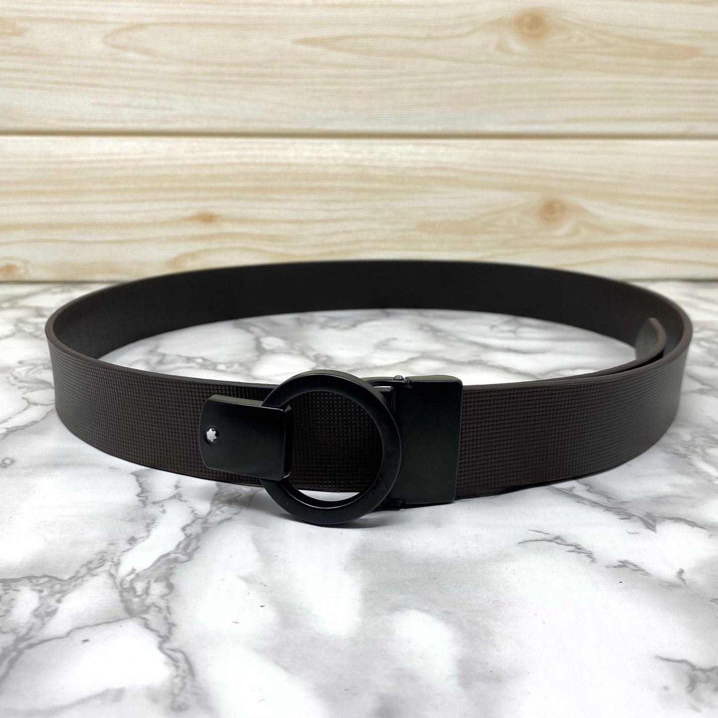 Round Lock Pattern Pressing Buckle With Leather Strap-JonasParamount