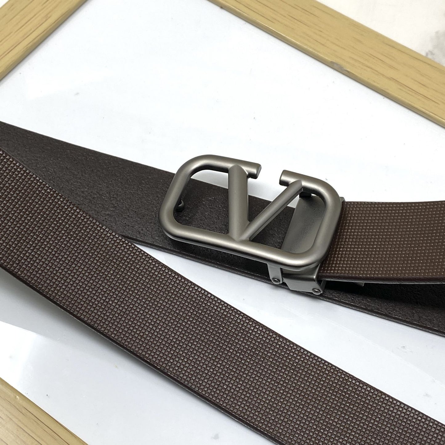 Casual V-Pattern Leather Strap Belt-JonasParamount