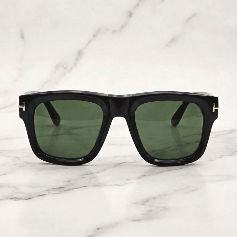 Bollywood–Inspired Bold Square Sunglasses for Men and Women
