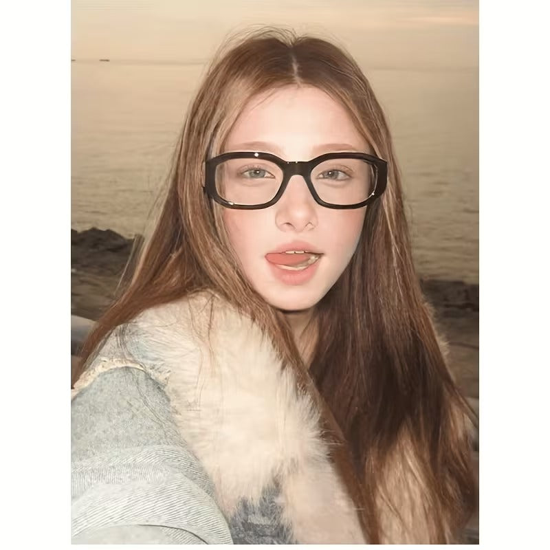 Designer Full Rim Frame with Gold Detail Retro Geometric Sunglasses