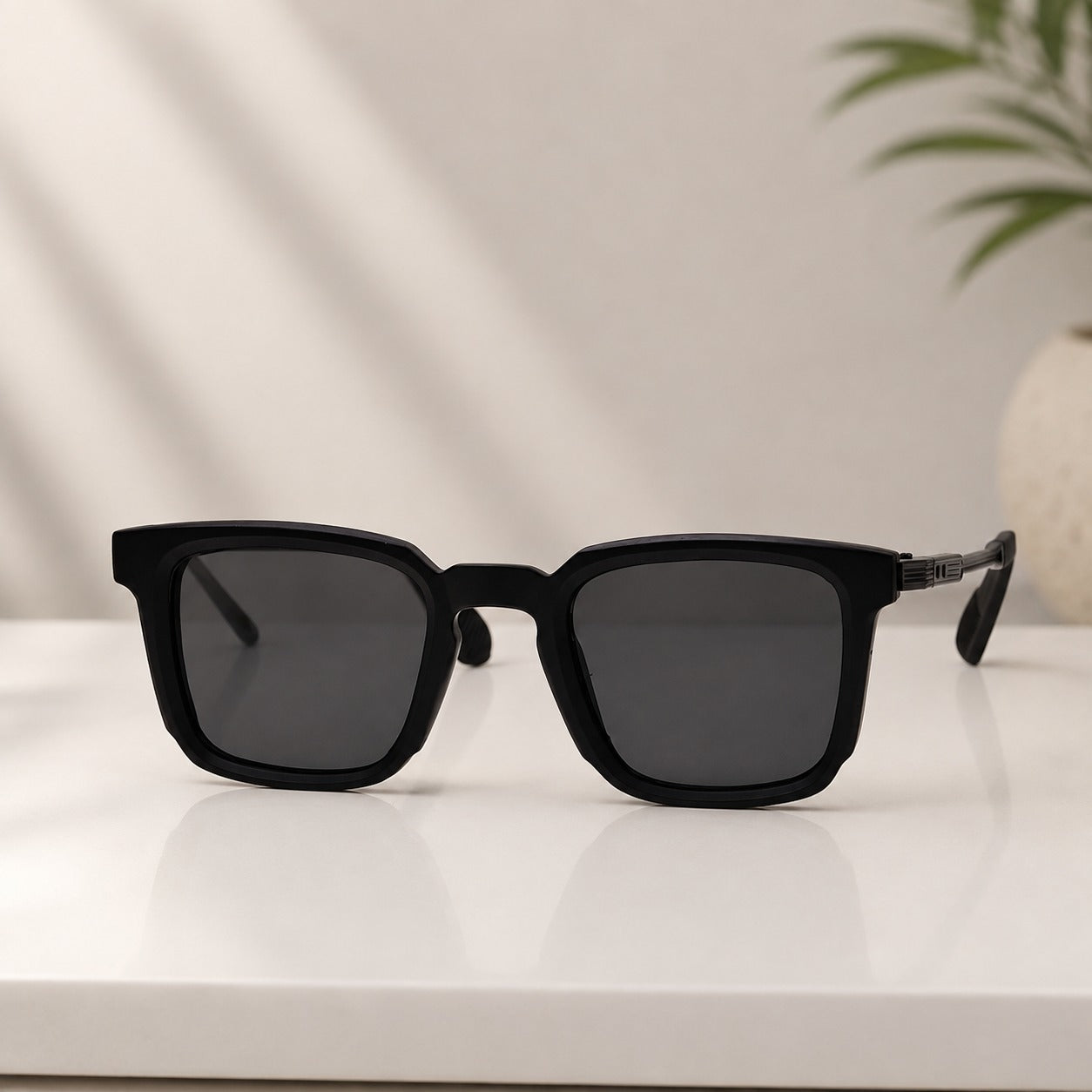 Metal Frame Square Sunglasses for Men and Women