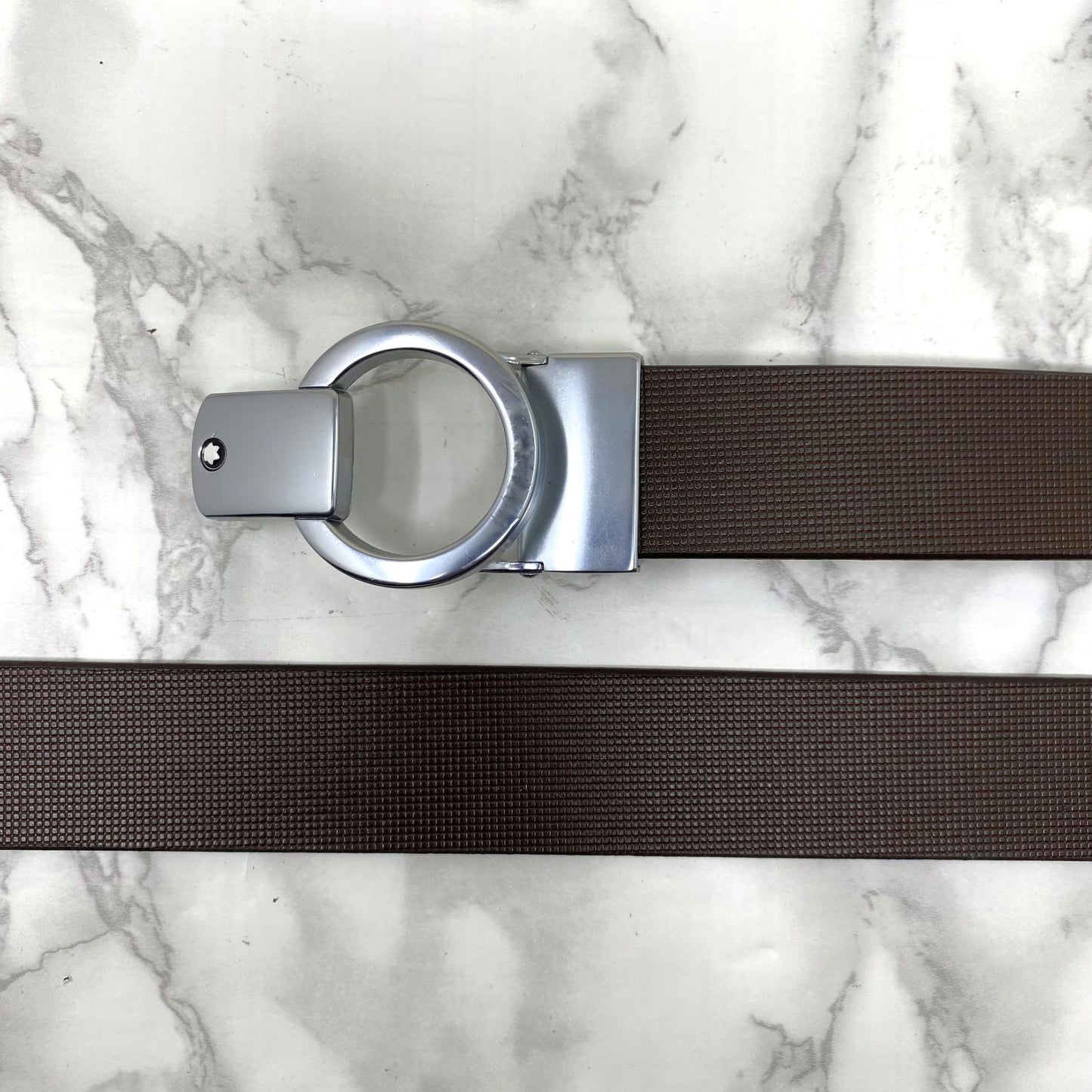 Round Lock Pattern Pressing Buckle With Leather Strap-JonasParamount