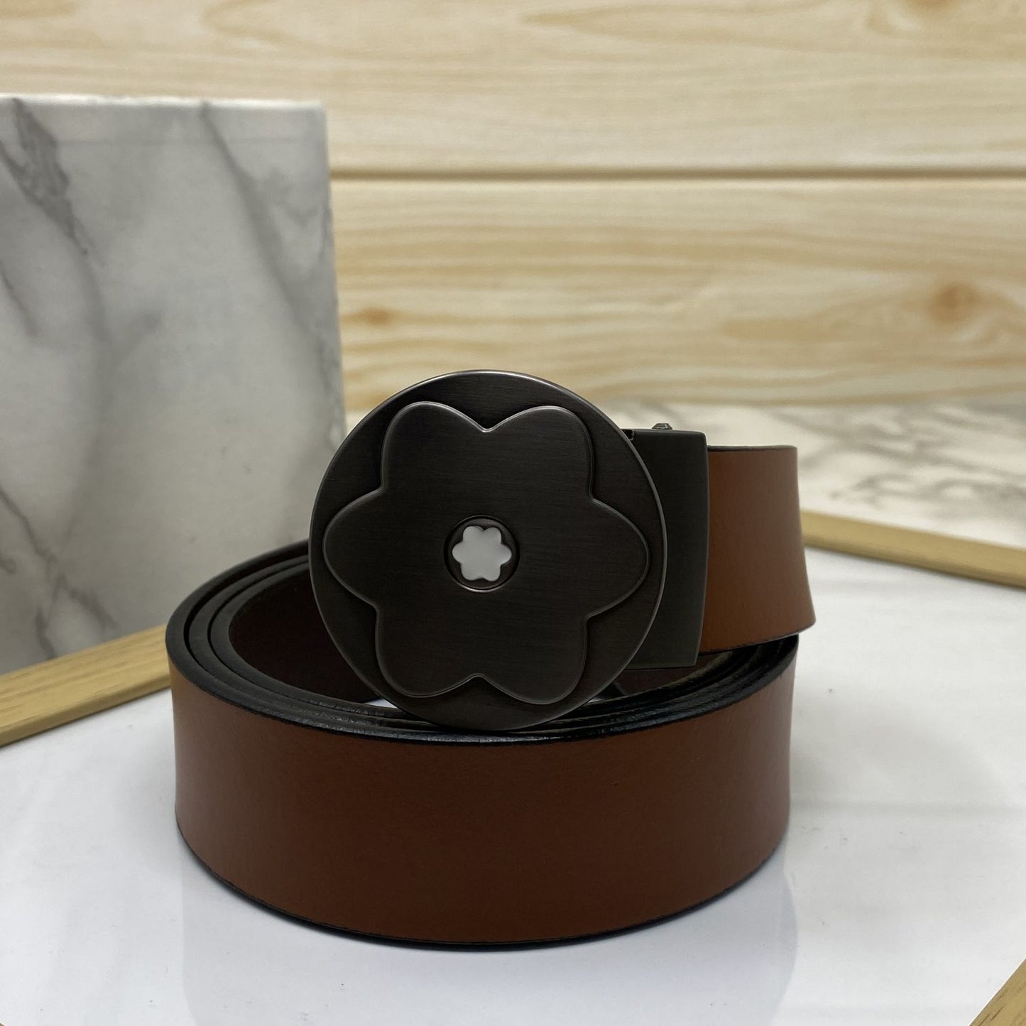 Flower Pattern Round Pin Buckle Leather Belt For Men-JonasParamount