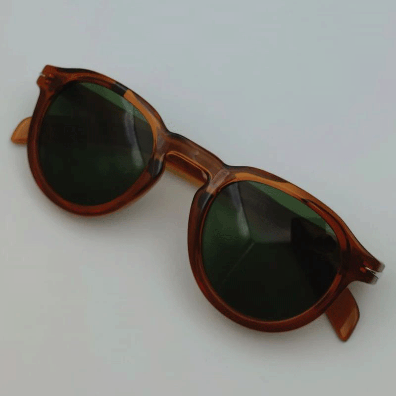Retro Amber Round Sunglasses – Green UV400 Lens (Unisex)